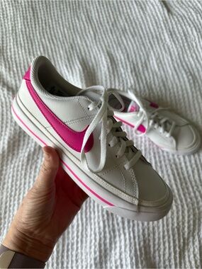 NWT Nike Court Legacy Kids Sneakers White Pink Size 4Y Youth Shoes DA5380-131